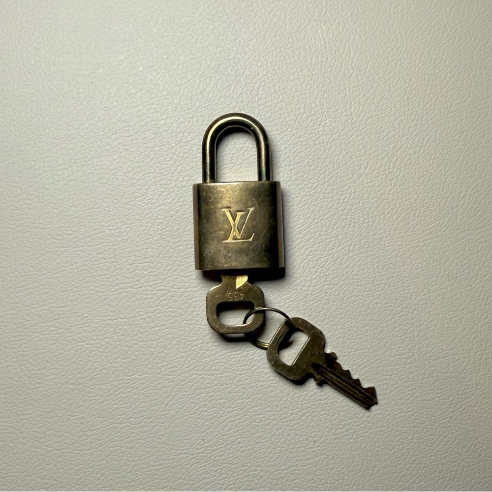 Louis Vuitton Brass Lock And Double Key Set #435